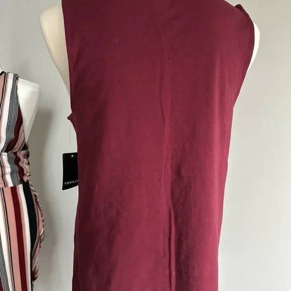 NWT Torrid Rich Burgundy Sleeveless Mock Turtle Neck Tank Top - Picture 5 of 7